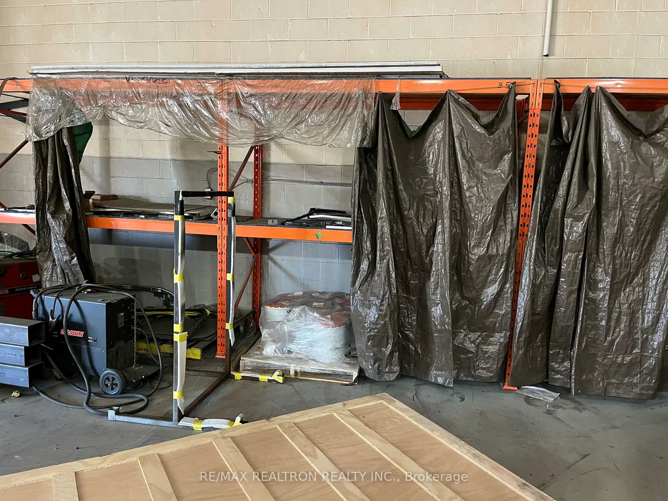 31, Saunders, 400 East, Barrie