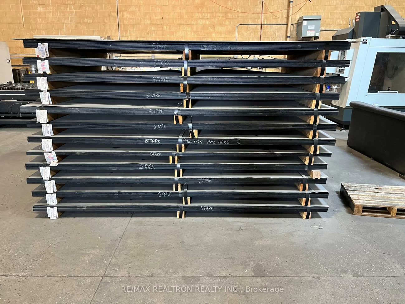 31, Saunders, 400 East, Barrie