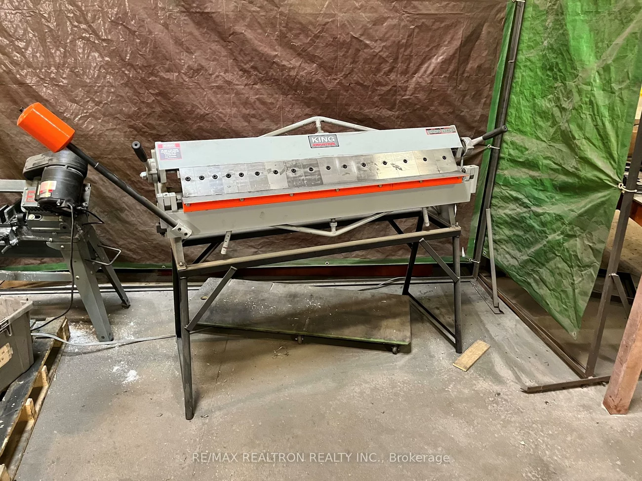 31, Saunders, 400 East, Barrie