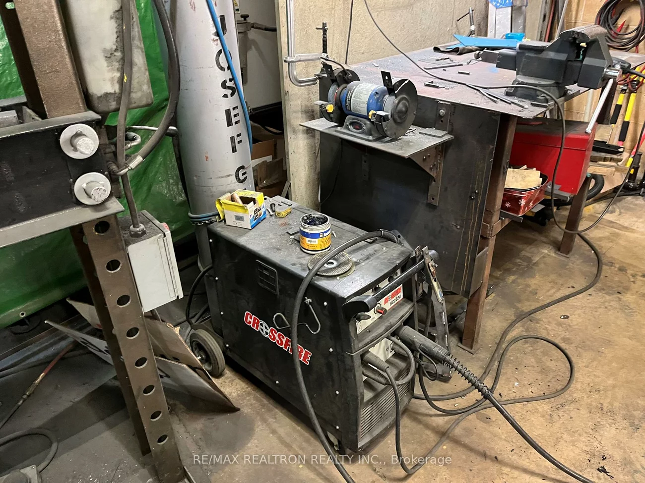 31, Saunders, 400 East, Barrie