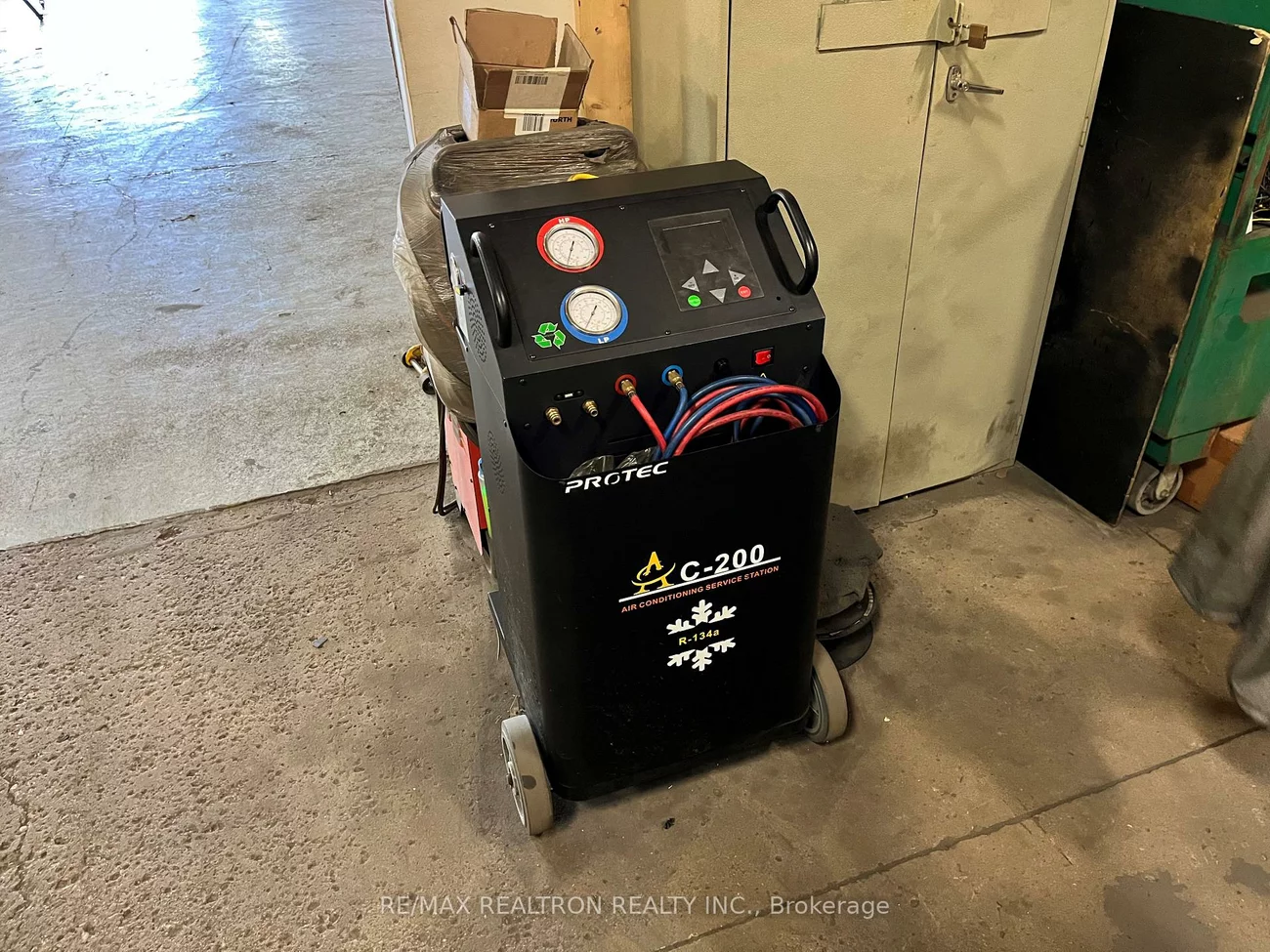 31, Saunders, 400 East, Barrie