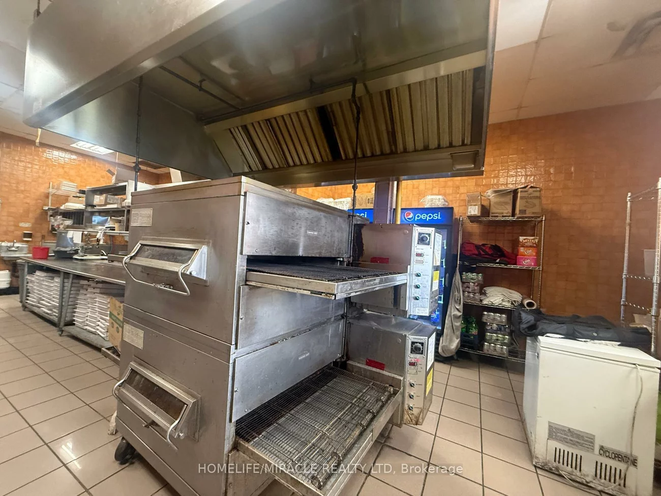 7, Anne, Queen's Park, Barrie