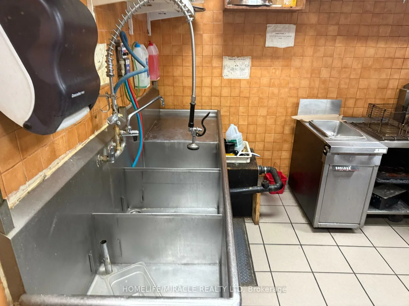 7, Anne, Queen's Park, Barrie