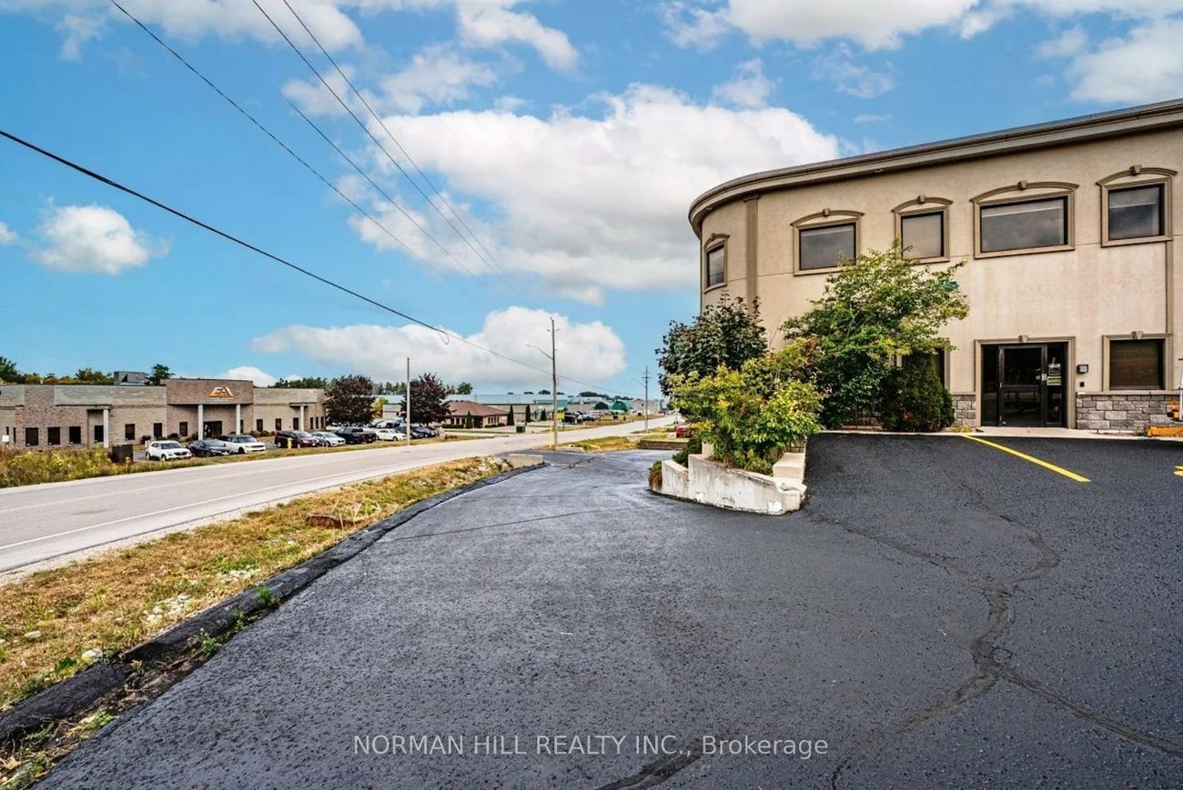 27, Hooper, 400 East, Barrie