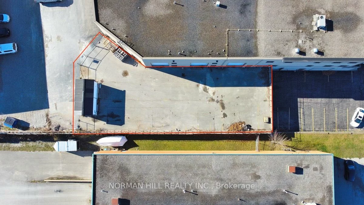 27, Hooper, 400 East, Barrie