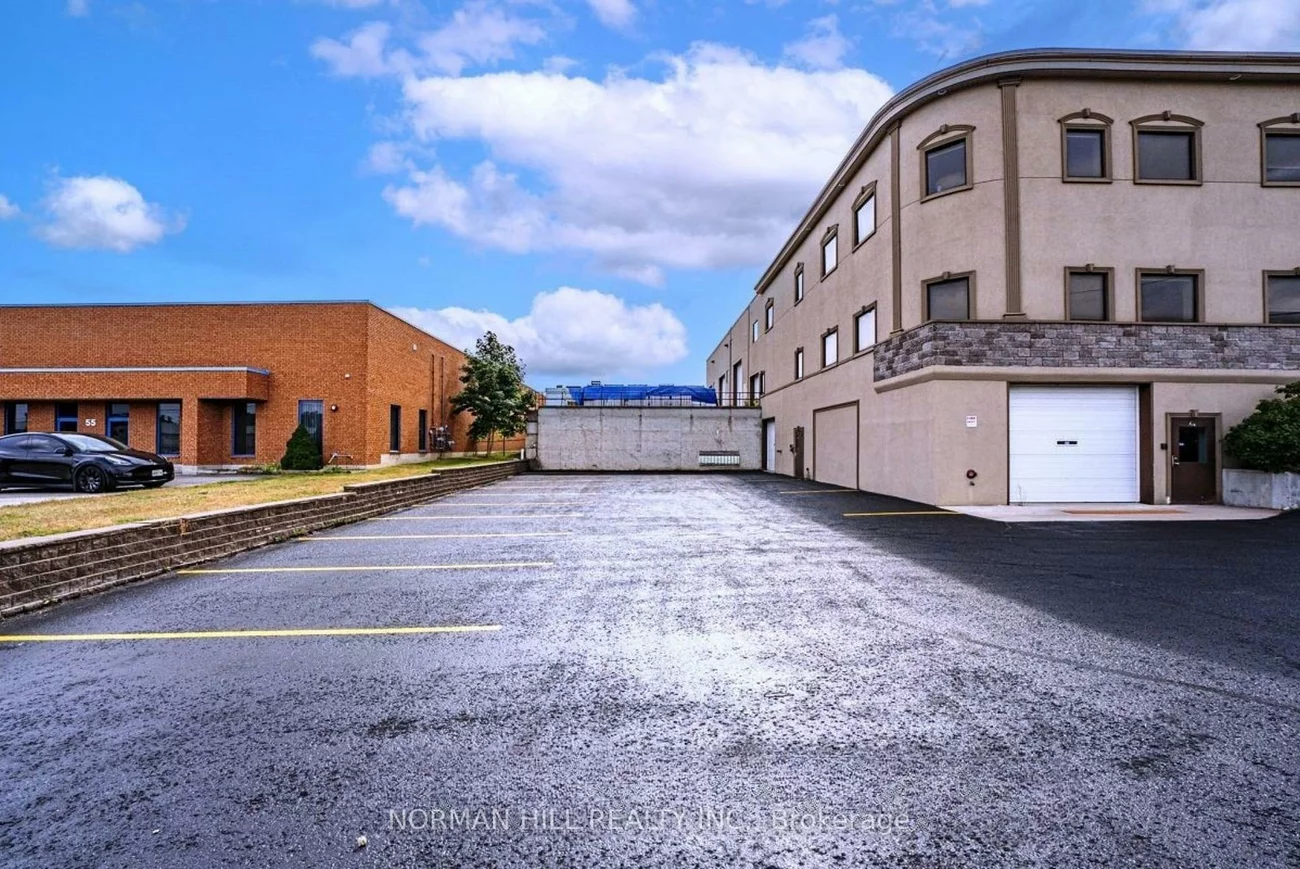 27, Hooper, 400 East, Barrie