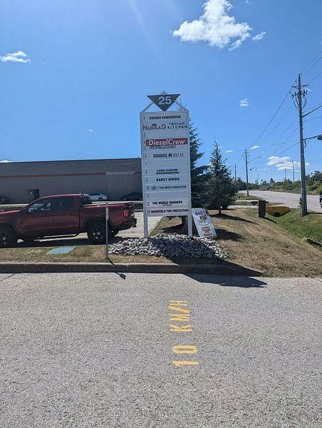 25, Saunders, 400 East, Barrie