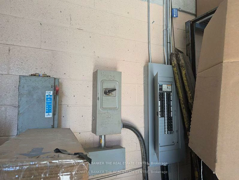 25, Saunders, 400 East, Barrie