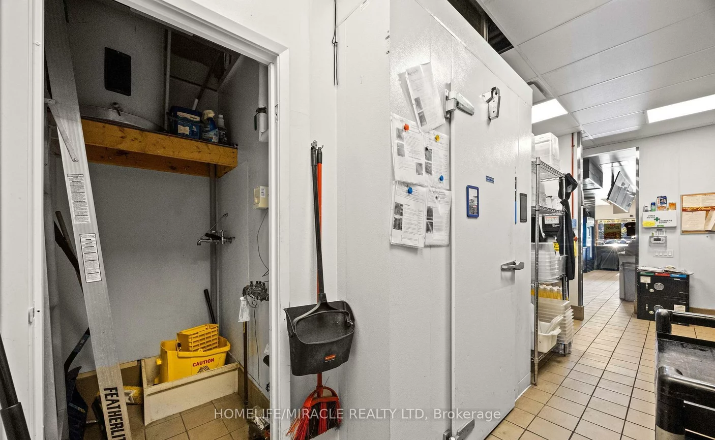 353, Duckworth, Grove East, Barrie