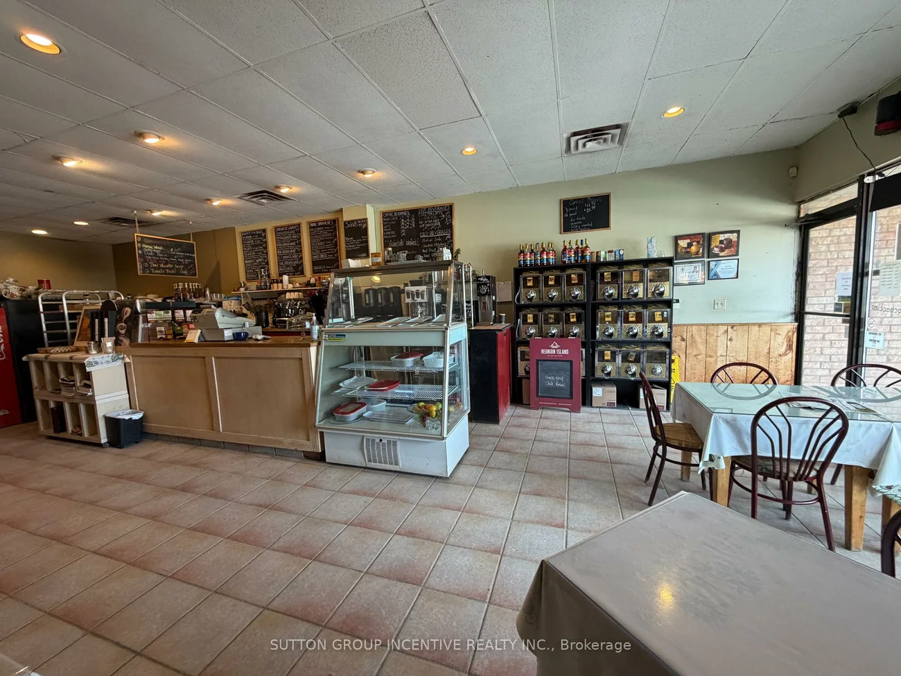 221, Cundles, Cundles East, Barrie