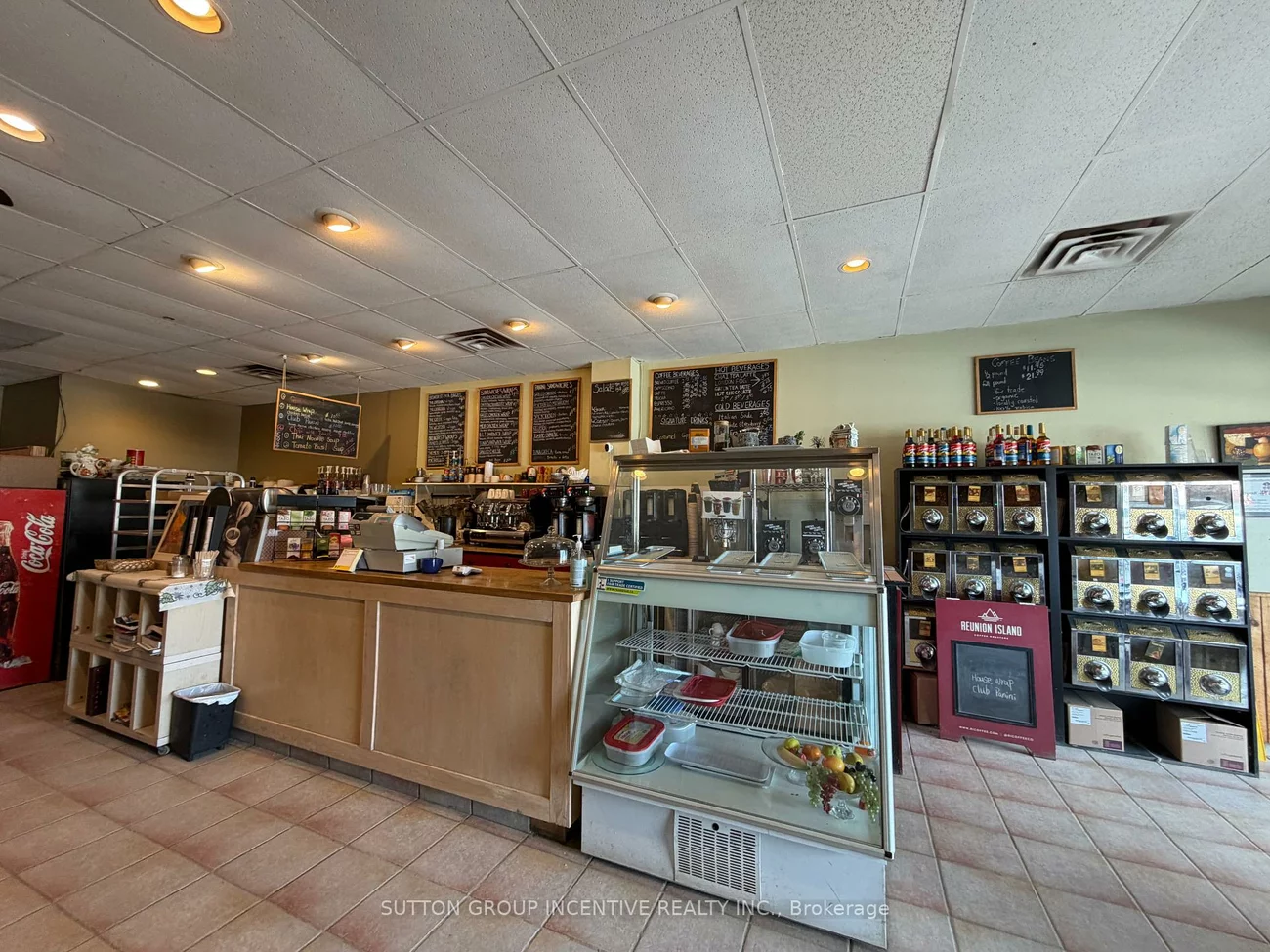 221, Cundles, Cundles East, Barrie