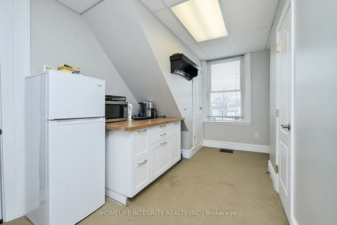 25, BERCZY, Codrington, Barrie