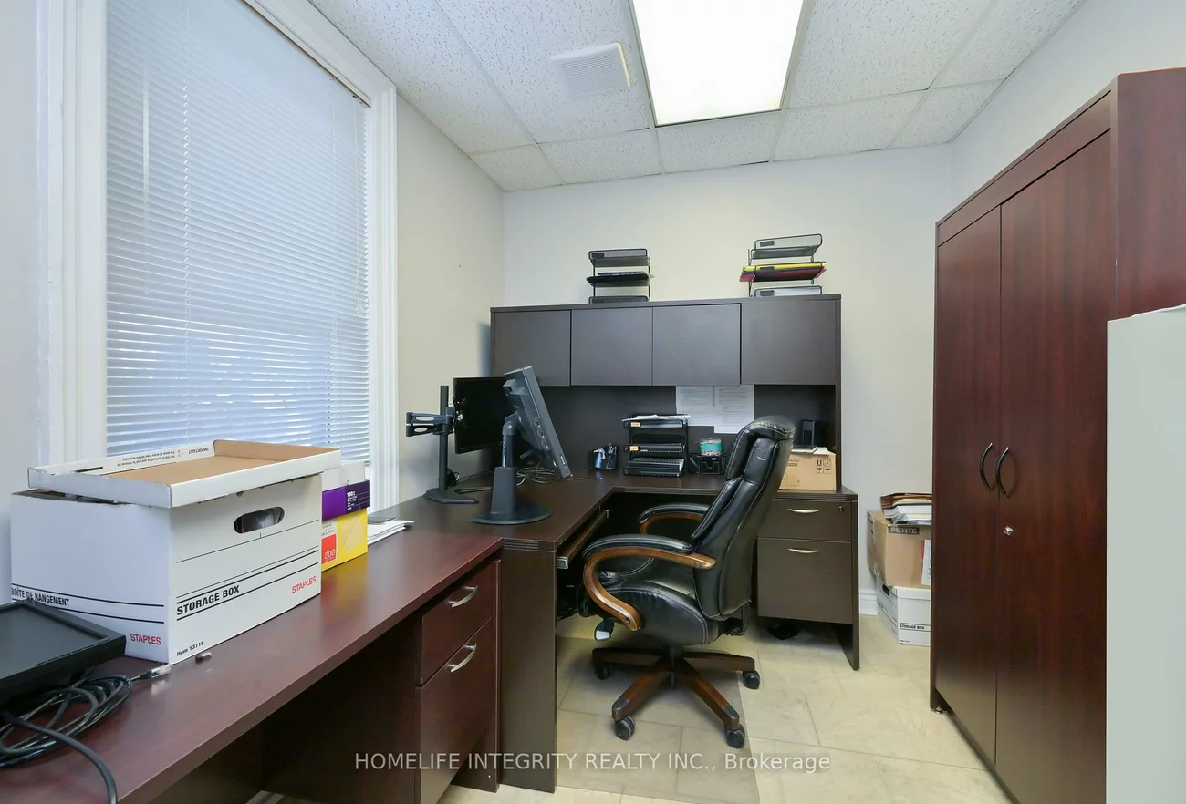 25, BERCZY, Codrington, Barrie