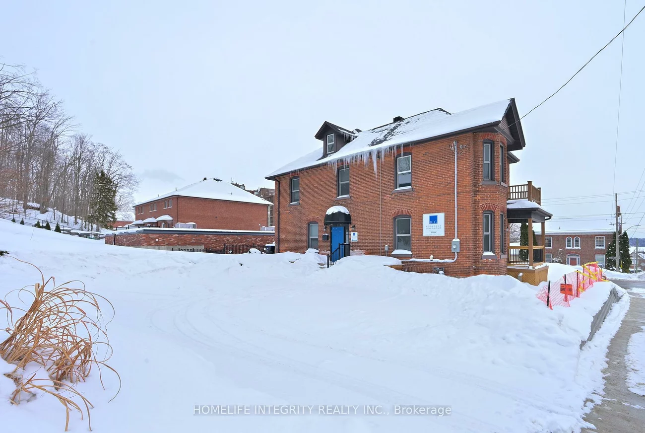 25, BERCZY, Codrington, Barrie