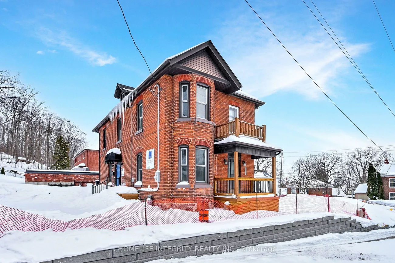 25, BERCZY, Codrington, Barrie