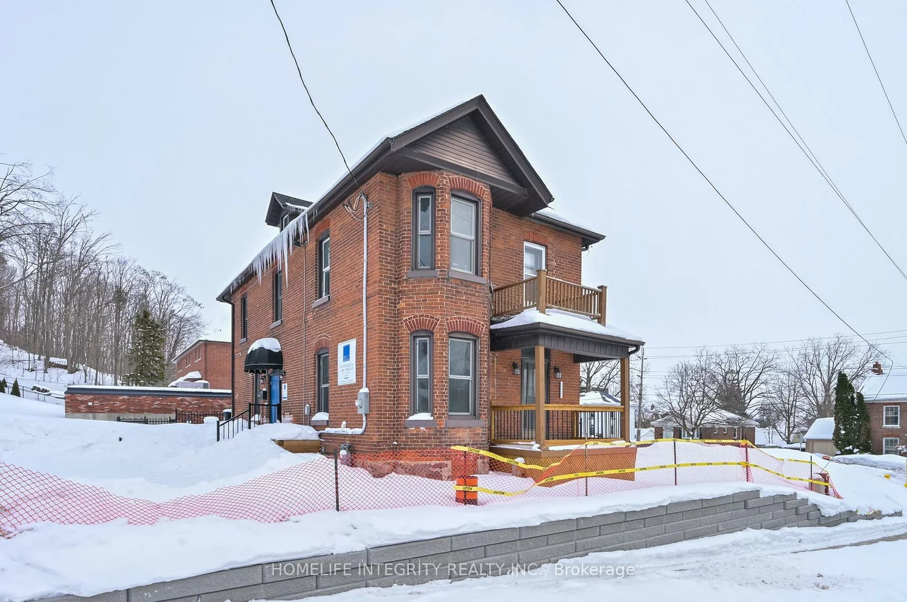 25, BERCZY, Codrington, Barrie