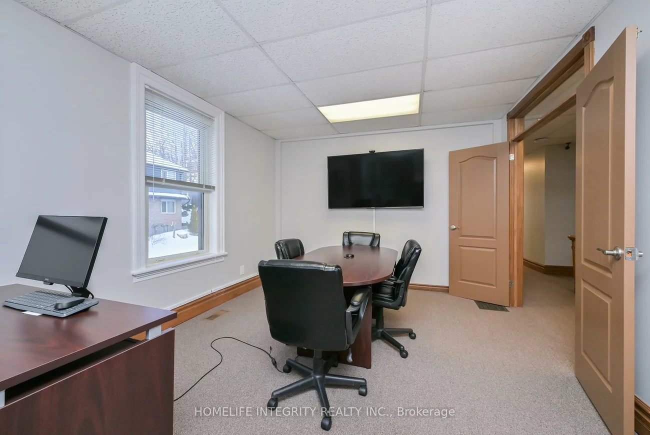 25, BERCZY, Codrington, Barrie