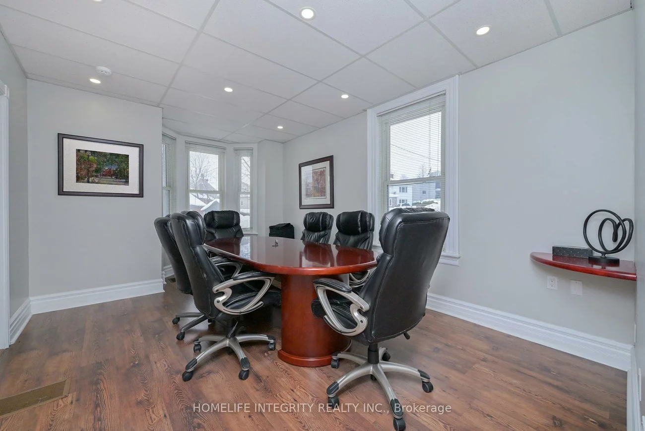 25, BERCZY, Codrington, Barrie