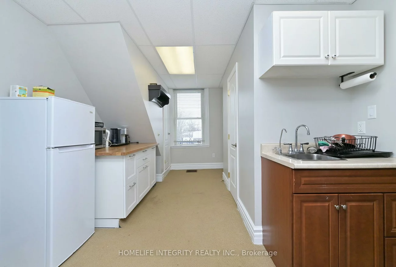 25, BERCZY, Codrington, Barrie