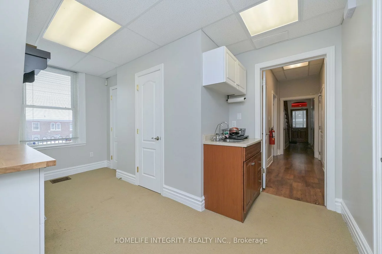 25, BERCZY, Codrington, Barrie