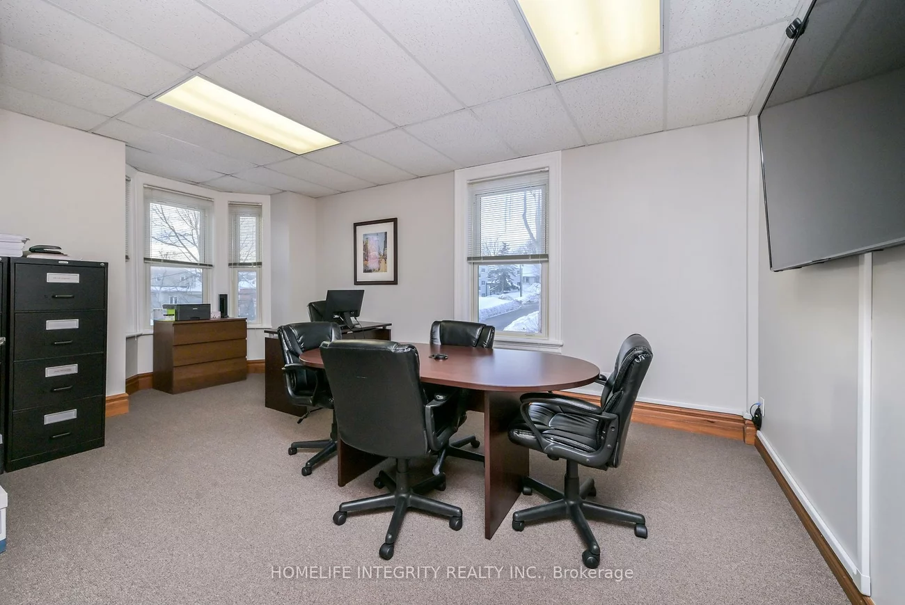 25, BERCZY, Codrington, Barrie