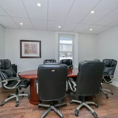 25, BERCZY, Codrington, Barrie