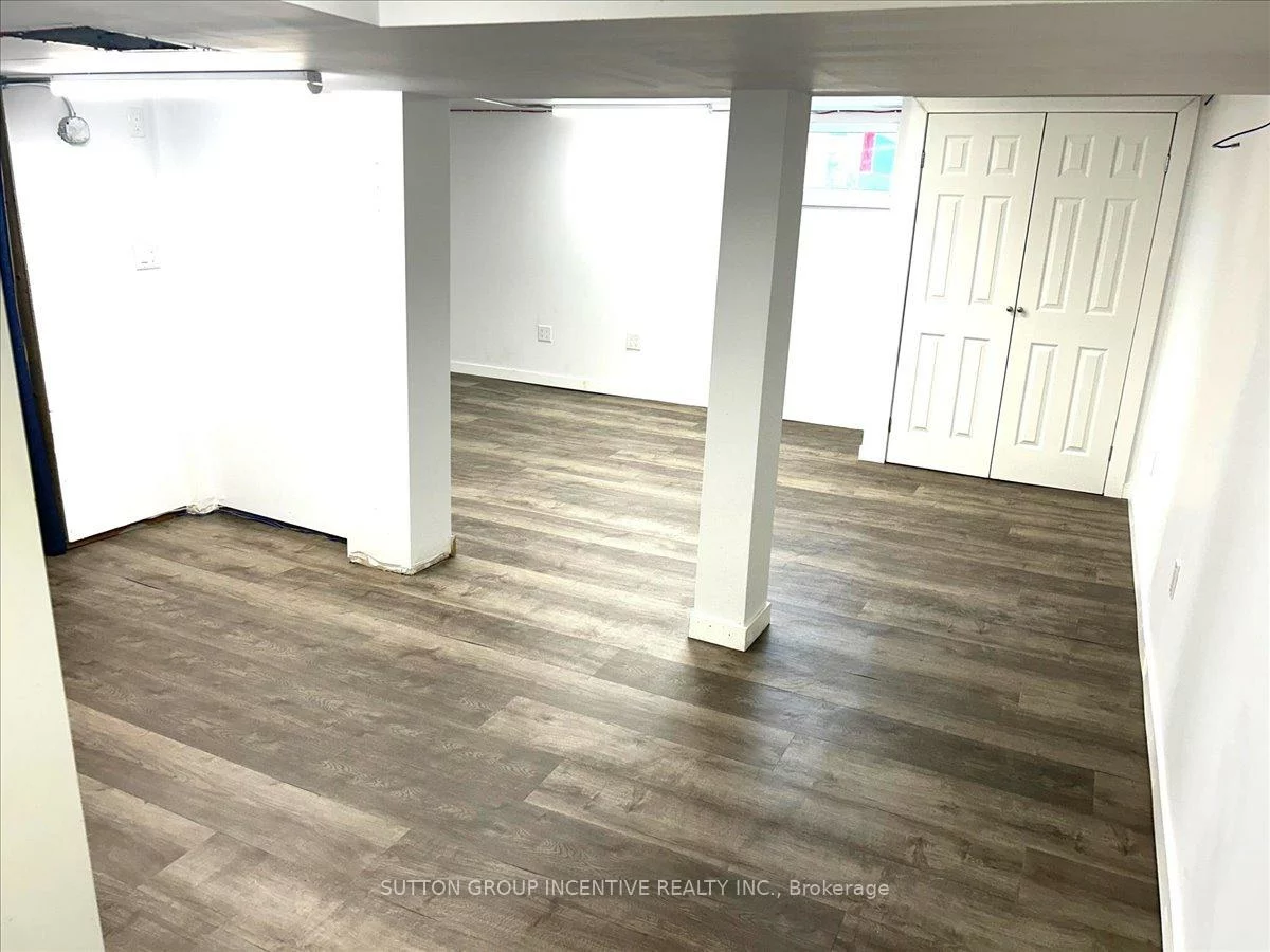 18, Worsley, City Centre, Barrie