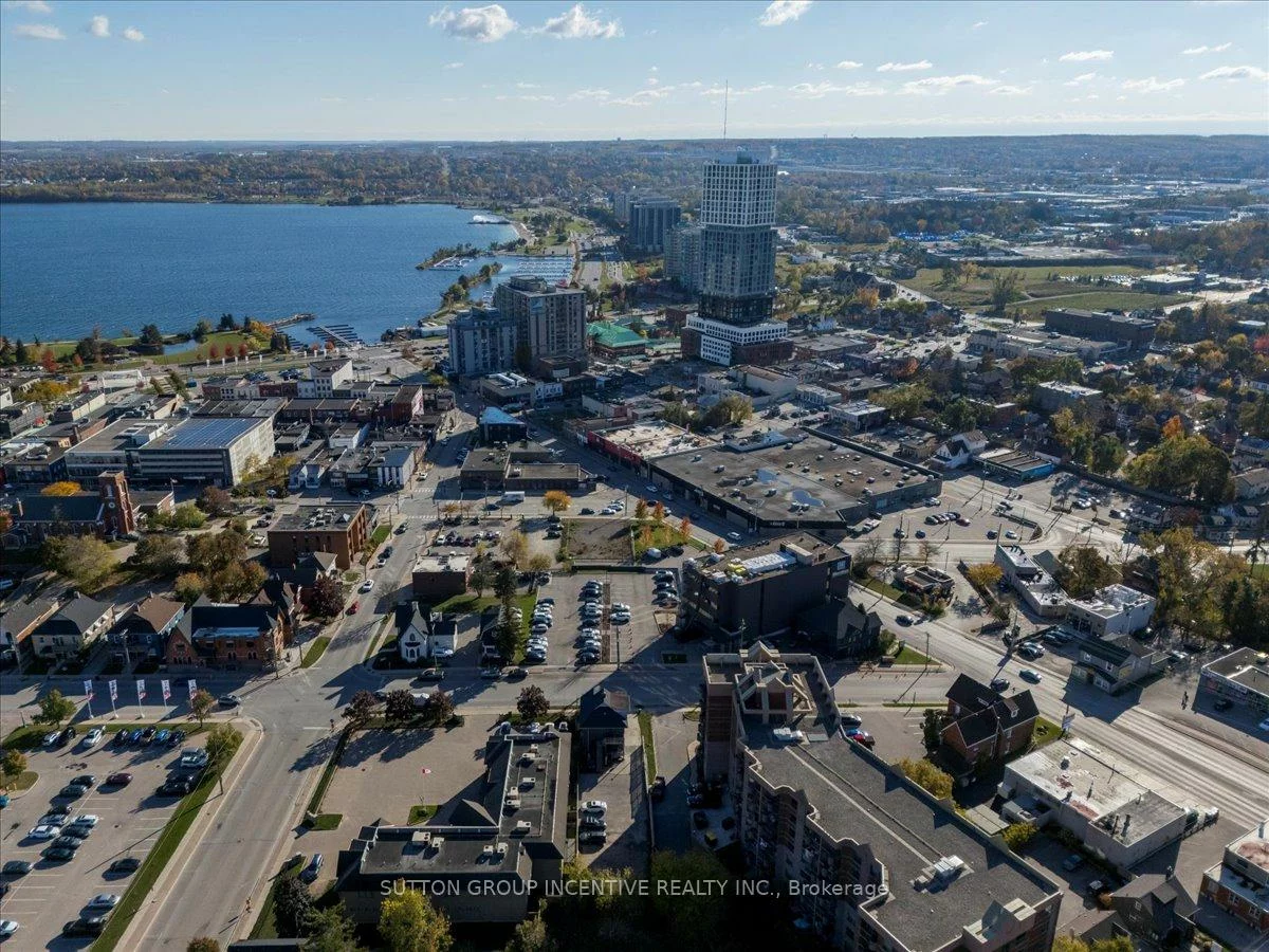 18, Worsley, City Centre, Barrie