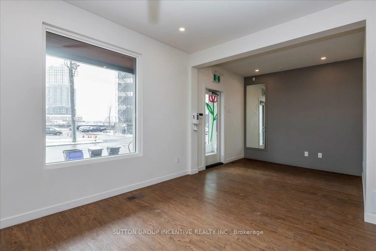 18, Worsley, City Centre, Barrie