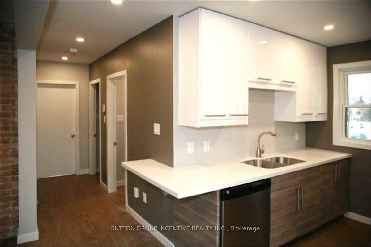 18, Worsley, City Centre, Barrie