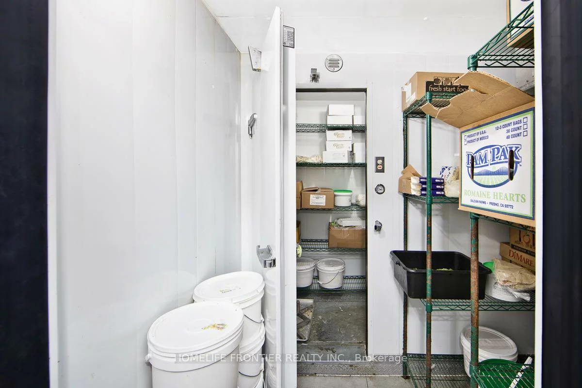 642, Yonge, Painswick South, Barrie