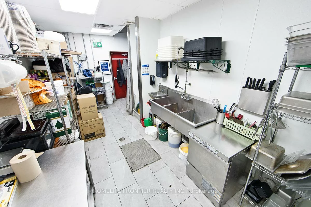 642, Yonge, Painswick South, Barrie