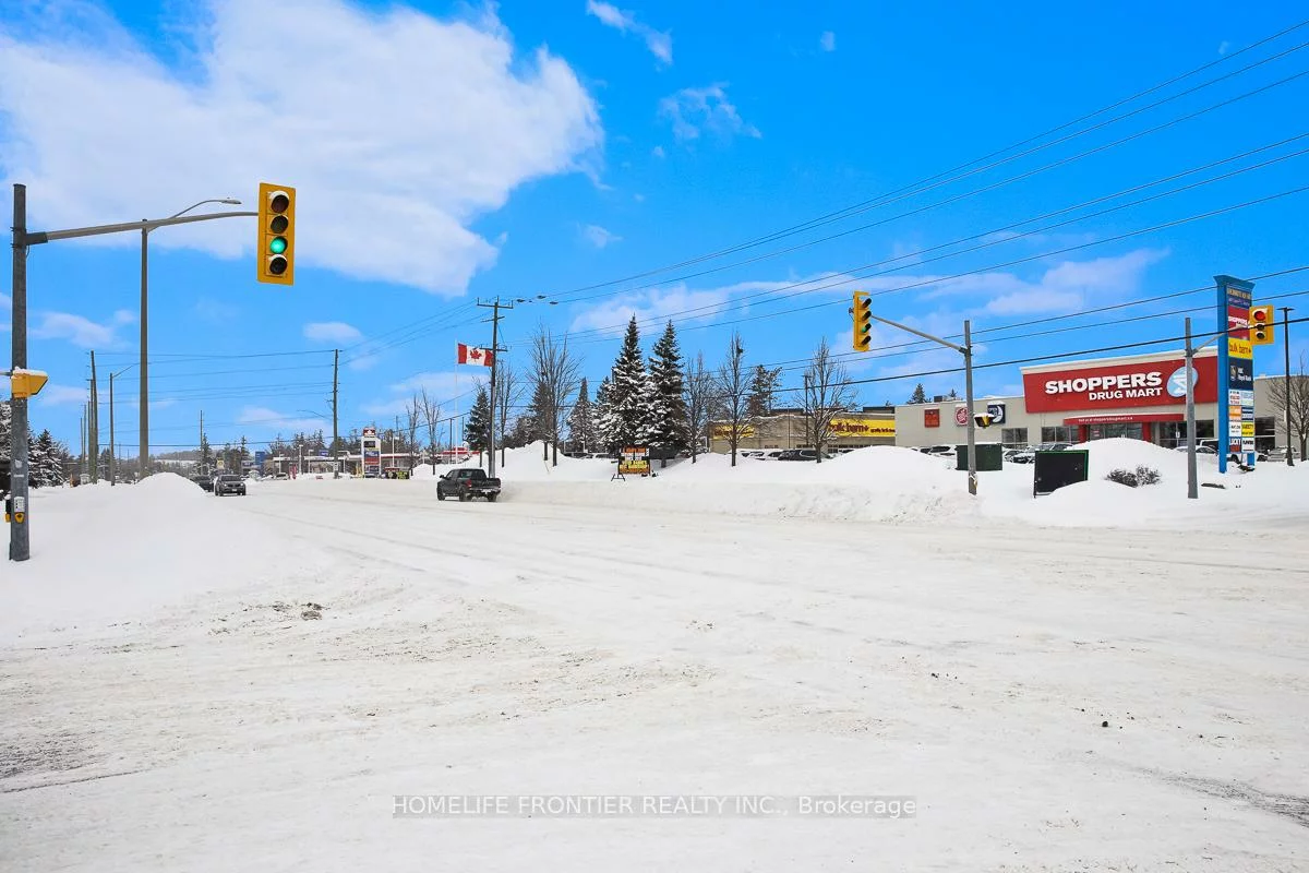 642, Yonge, Painswick South, Barrie