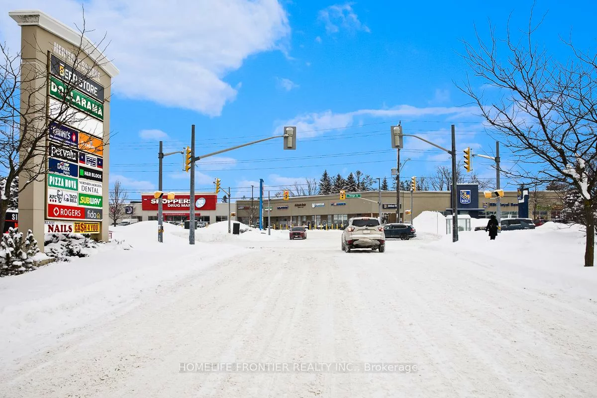 642, Yonge, Painswick South, Barrie