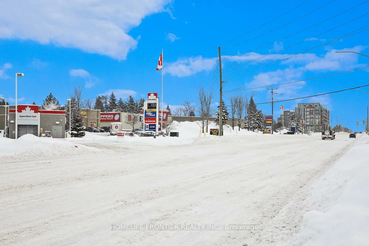 642, Yonge, Painswick South, Barrie