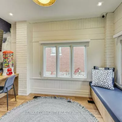 123, Collier, City Centre, Barrie