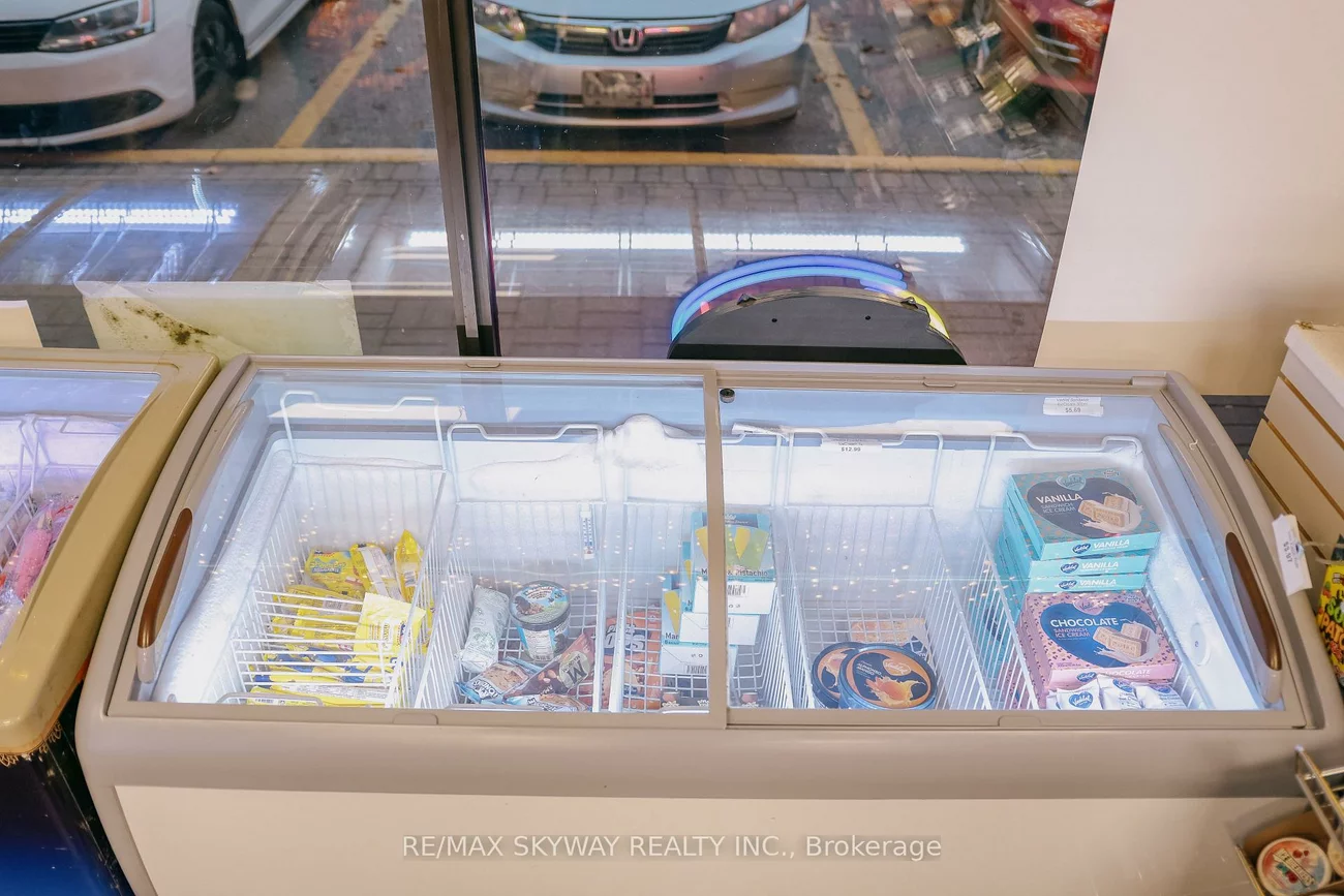 221, Cundles, Cundles East, Barrie