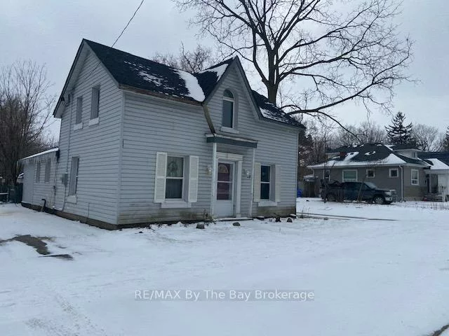 13, HENRY, Queen's Park, Barrie