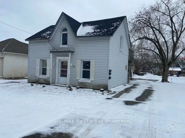 13, HENRY, Queen's Park, Barrie