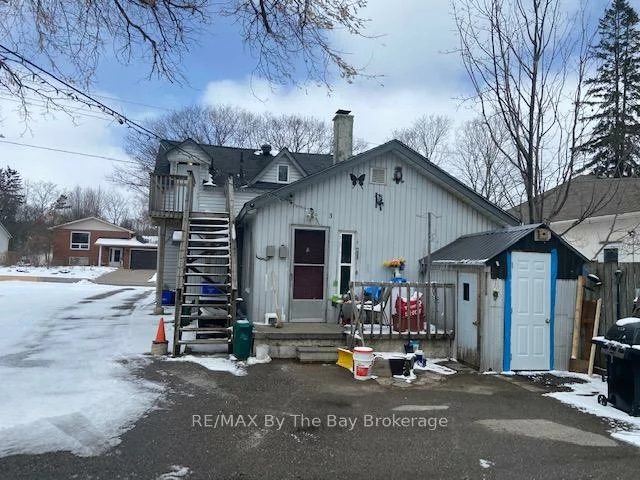 13, HENRY, Queen's Park, Barrie