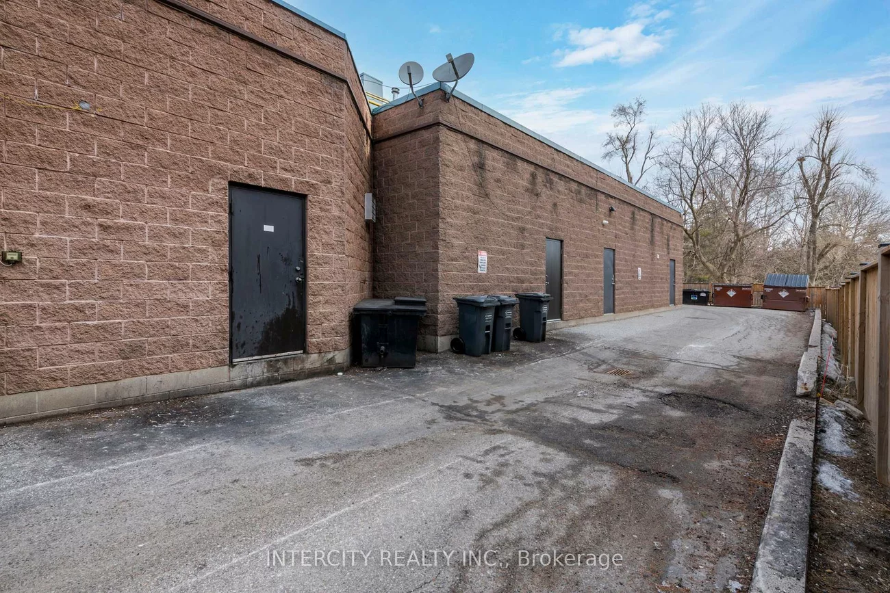 7, Anne, Queen's Park, Barrie