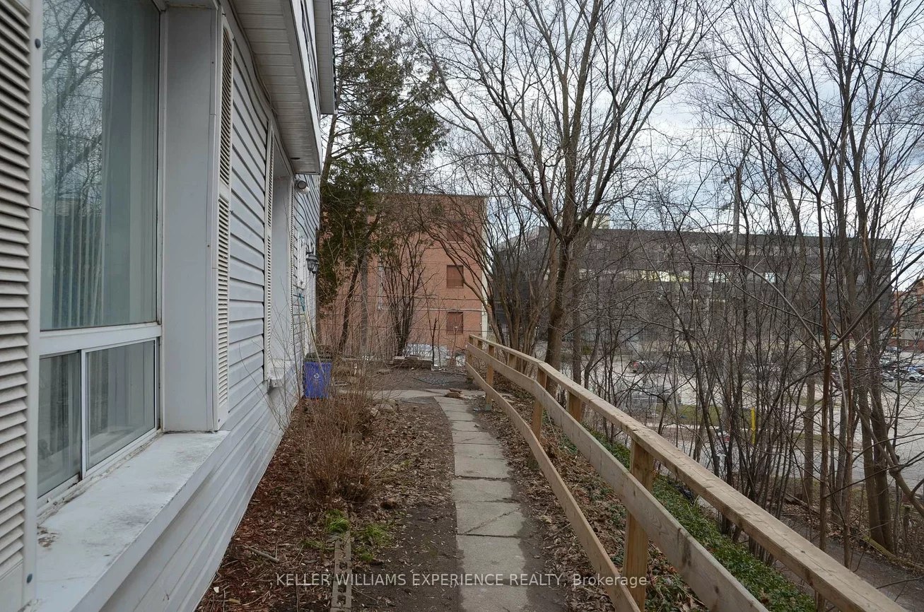 116, Maple, Queen's Park, Barrie