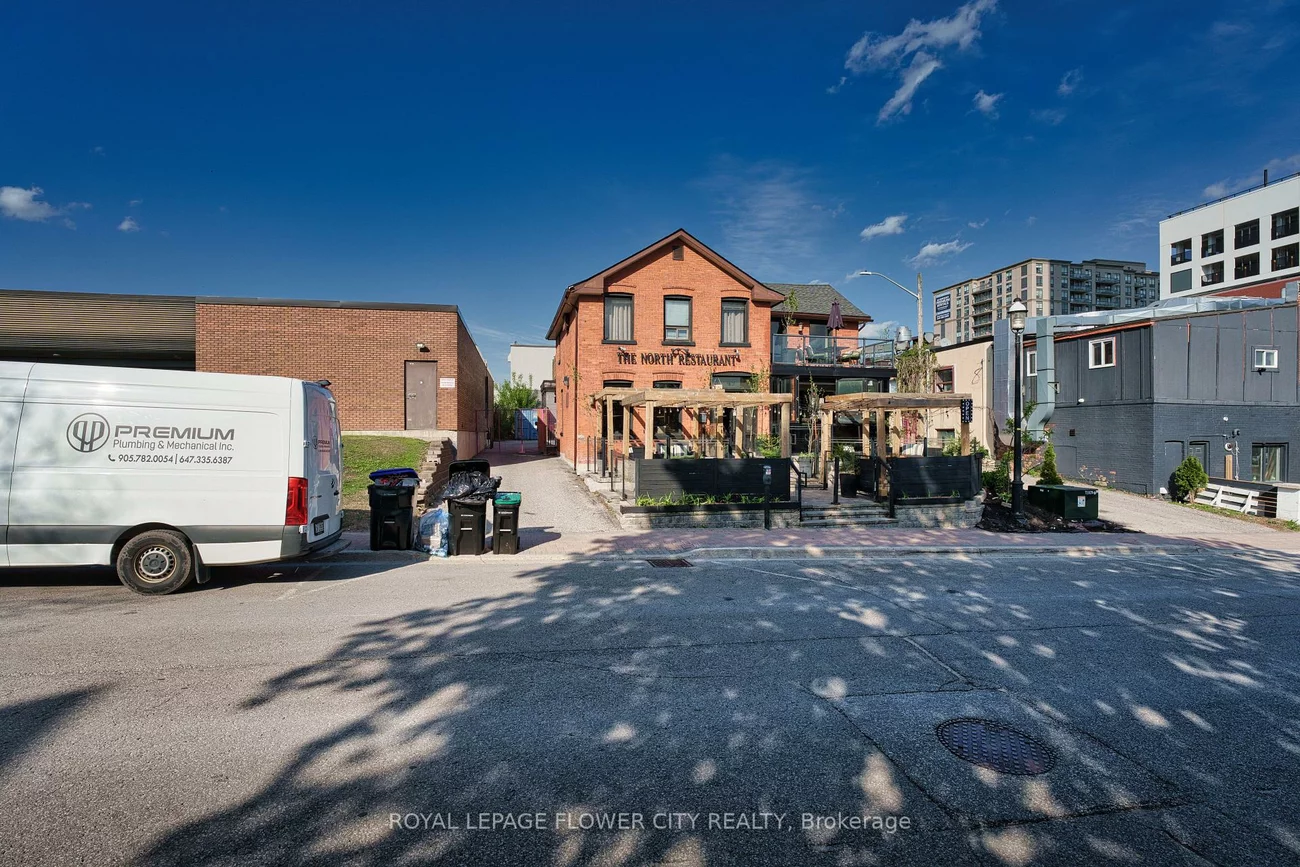49, Mary, City Centre, Barrie