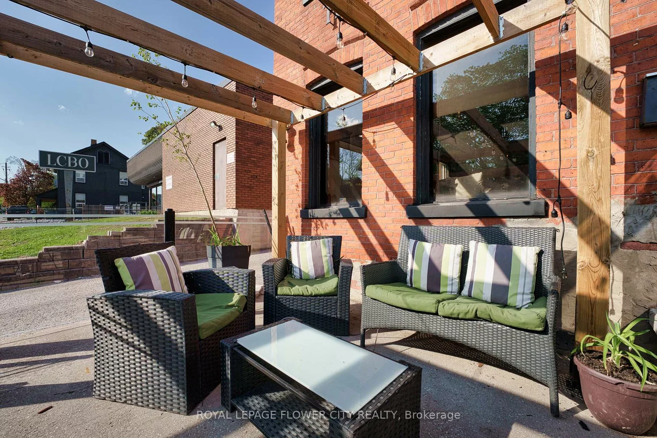 49, Mary, City Centre, Barrie