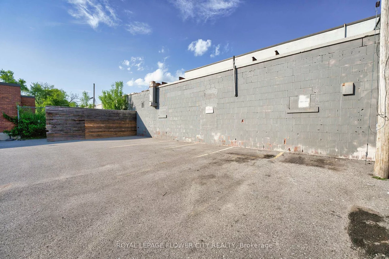 49, Mary, City Centre, Barrie