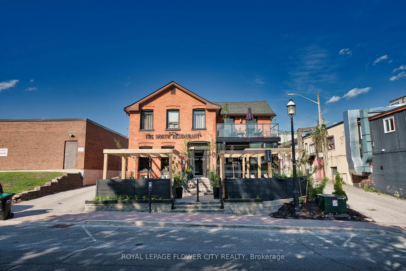 49, Mary, City Centre, Barrie