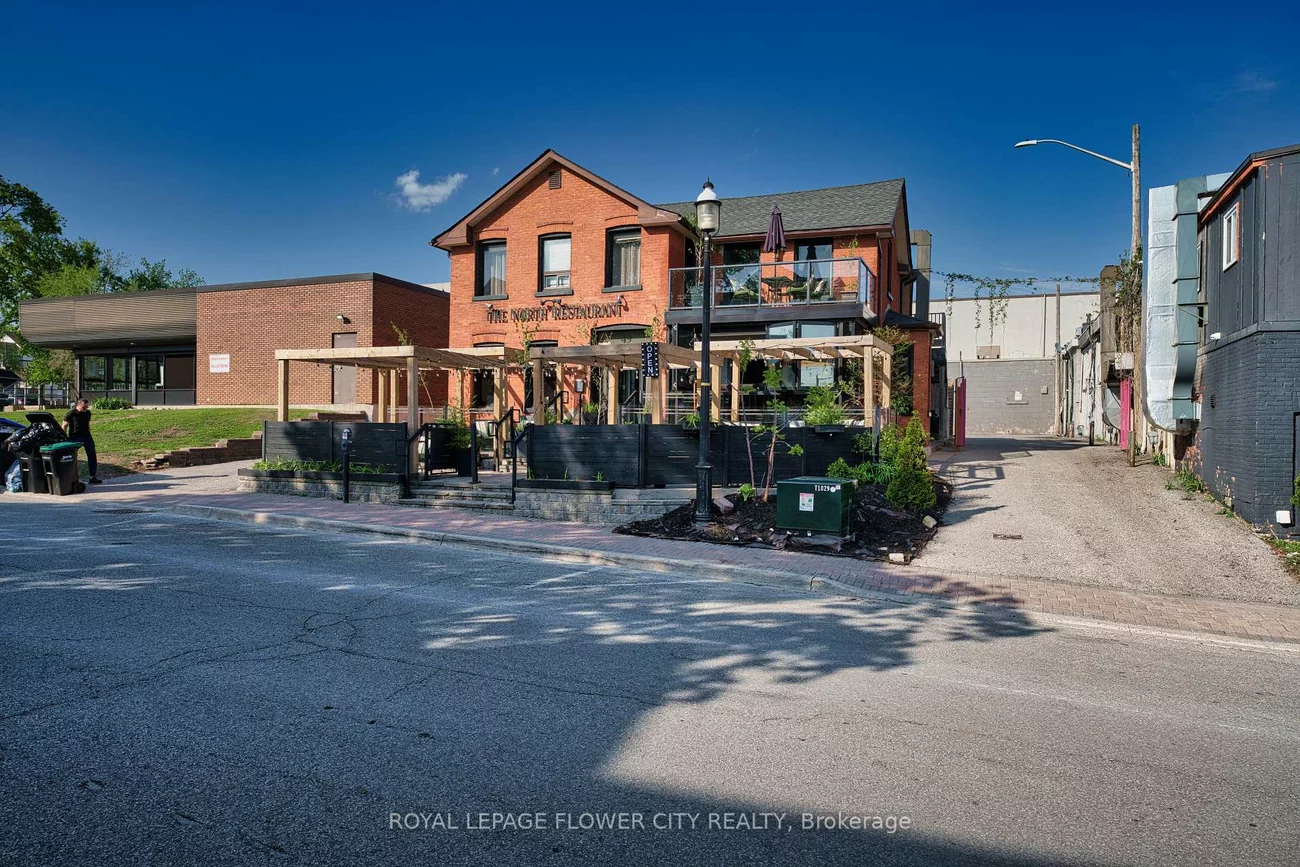 49, Mary, City Centre, Barrie