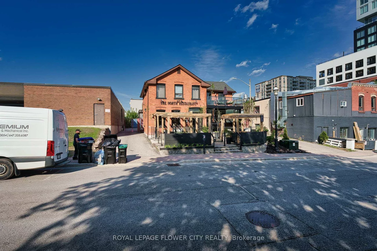 49, Mary, City Centre, Barrie