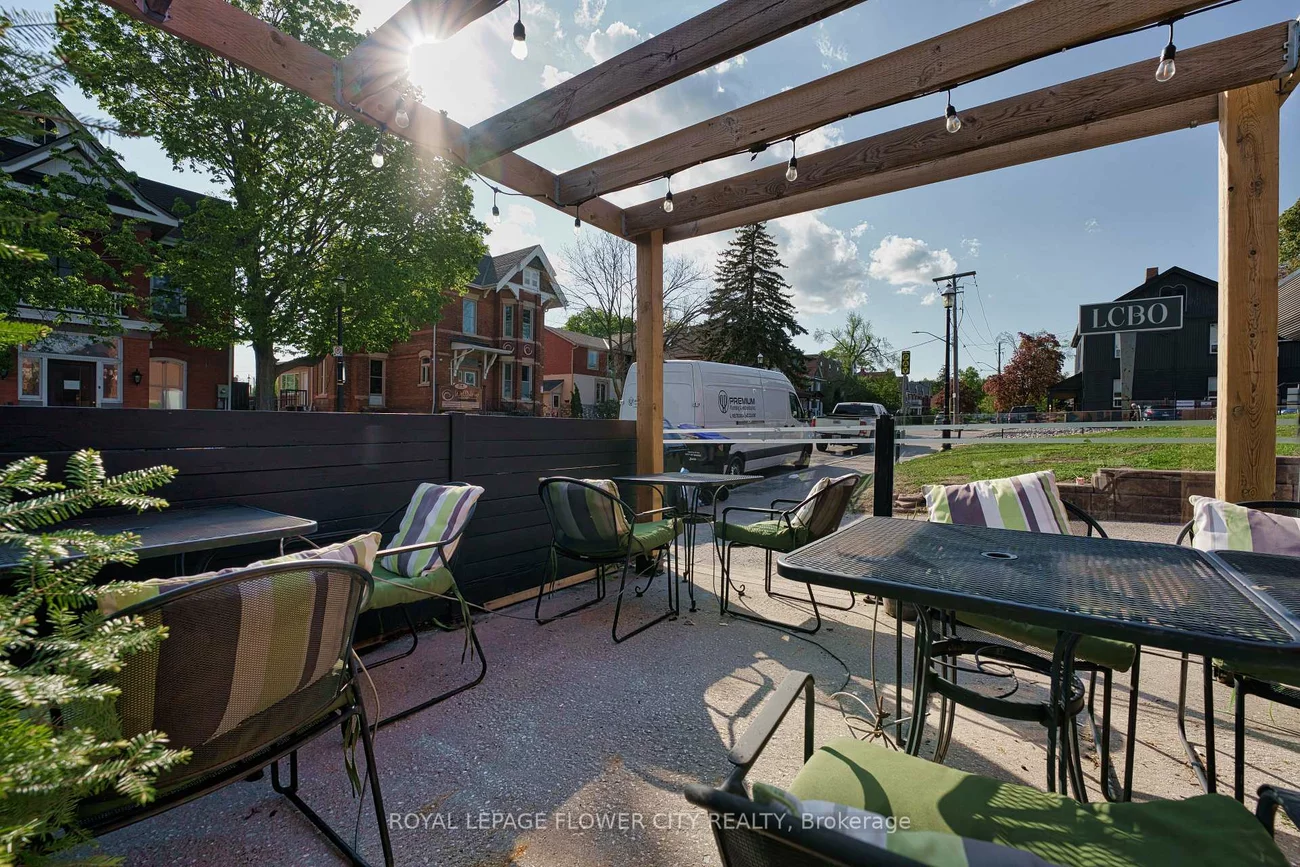 49, Mary, City Centre, Barrie