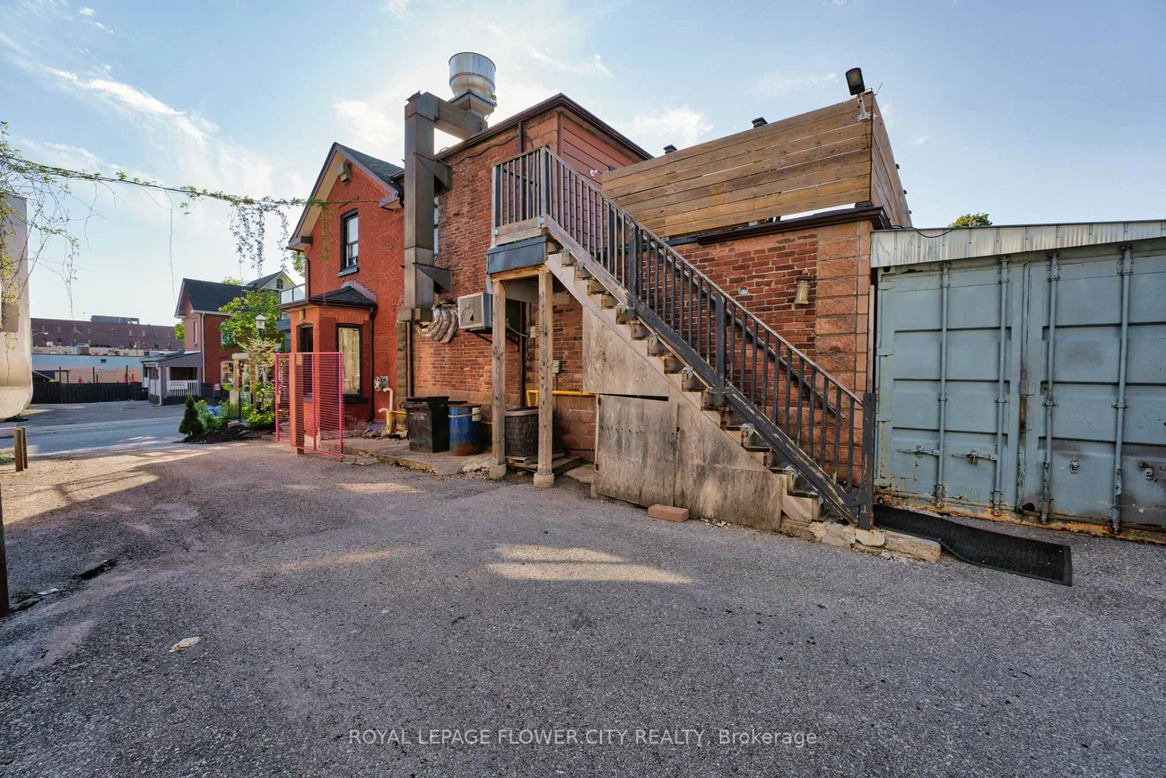 49, Mary, City Centre, Barrie